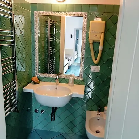 Borgo 800 לינה וארוחת בוקר סן ניקולה ארצ'לה