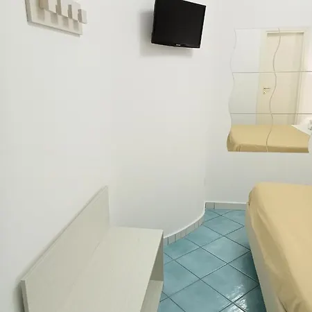 Borgo 800 לינה וארוחת בוקר סן ניקולה ארצ'לה