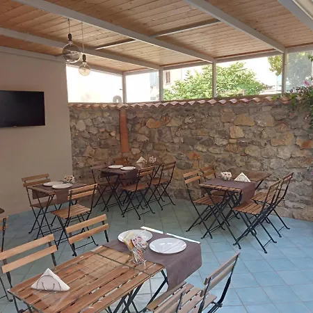 Borgo 800 לינה וארוחת בוקר 4*