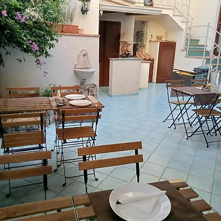 לינה וארוחת בוקר Borgo 800 4*